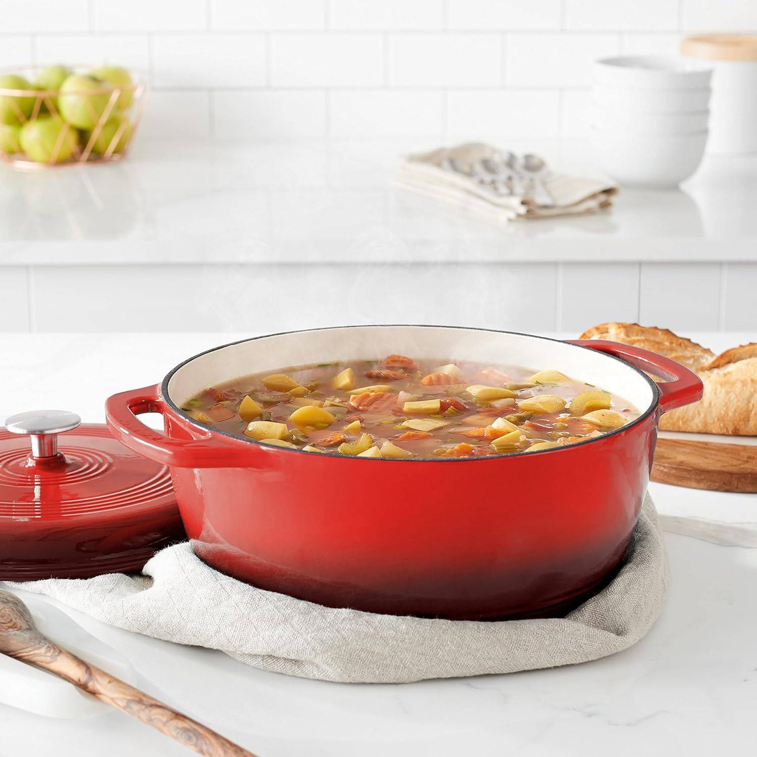 4.5 Quart Enameled Dutch Oven in Red Color : Red 