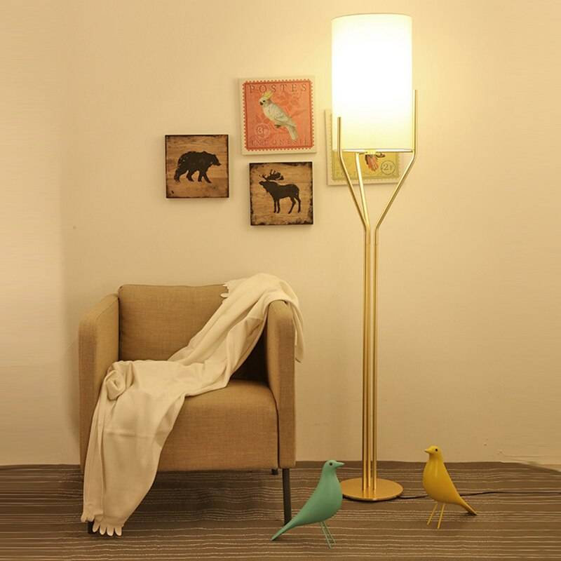 Classic Round Iron Floor Lamp with Knob Switch